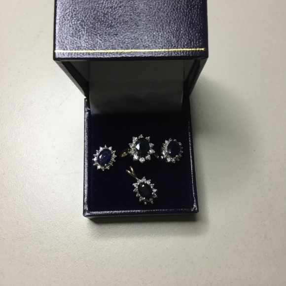 Beautiful 10k White Gold Sapphire Diamond Earrings - Picture 6 of 6